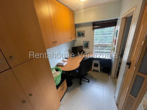 Amplio E Iluminado Apartamento Ubicado En Zona Tranquila Y Segura. Las Palmas Rsz