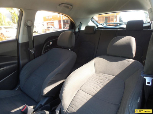 Imagen 15 de 25 de Kia Rio Spice