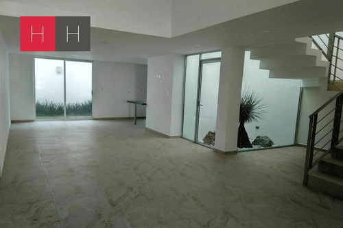 Venta De Casa En Lomas Del Valle