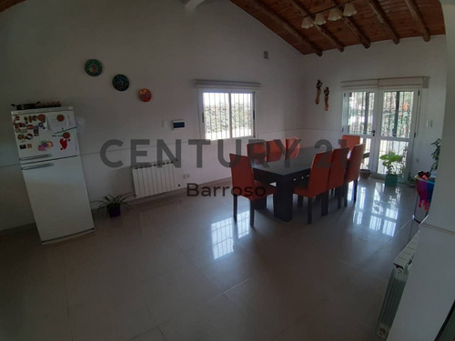 Imagen 14 de 26 de Se Vende Hermosa Casa Con Gran Terreno Lujan Perdriel