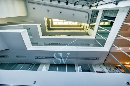 Planta Libre, Amplia Y Cómoda Oficina En Venta En Huechuraba