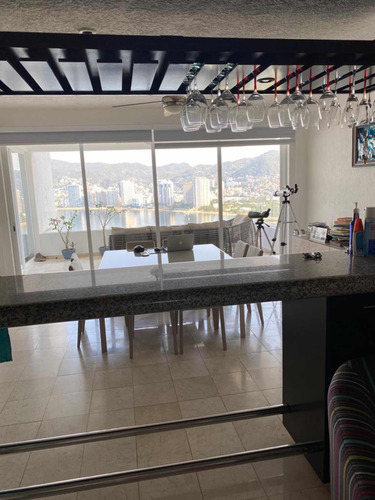 Gran Vista/3 Rec. Con Baño/construcción Sólida