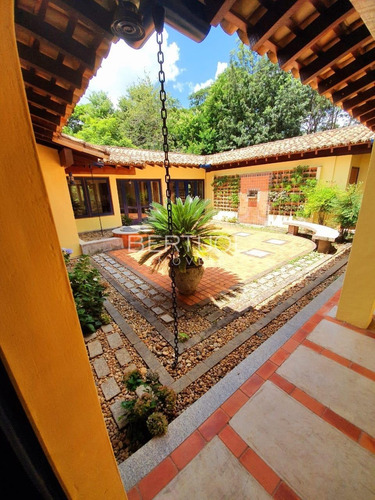 Chácara À Venda, 4 Quartos, 3 Suítes, 4 Vagas, São Joaquim - Vinhedo/sp - 6623