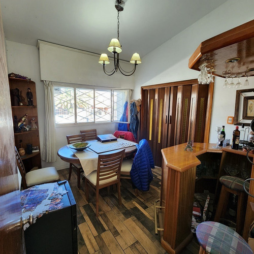 Imagen 4 de 21 de Venta Casa Malvin 4 Dormitorios (uno En Suite) Más 2 Baños Y Garaje Para 2 Autos.