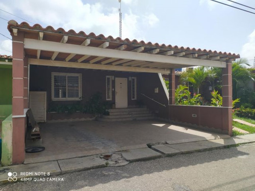 Imagen 25 de 30 de Casas En Venta Copacoa Cabudare 22-6001 /m
