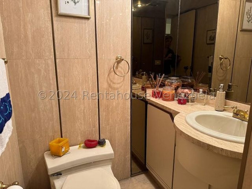 225m2 Vendo Apartamento En Los Samanes, 3hab., 4ba., 4est.,.ascensor Directo Al Apartamento. Mls#25-7911