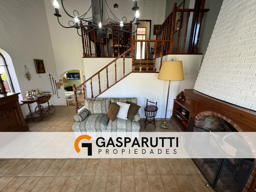 Casa En Venta En Aranjuez Country Club, 4 Dorm. Con Pileta!