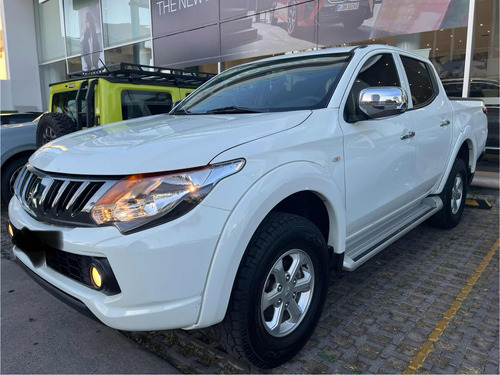 Mitsubishi L200 2.4 Cabina Doble 4x2 Mt