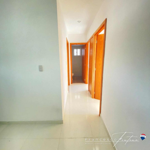 Apartamento En Venta, Sector Colinas Del Arroyo Ll.