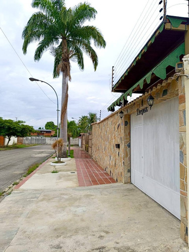 Inmocity Inmobiliaria Vende Casa Urb. La Romana Maracay