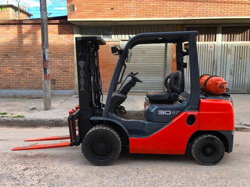 Montacargas Toyota 308fgj35