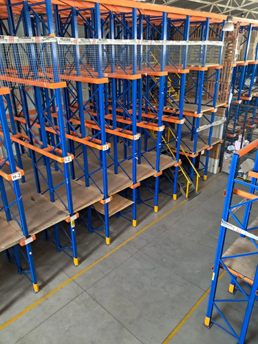 Bodega Equipada Con Racks, Oficinas , Sala De Reuniones