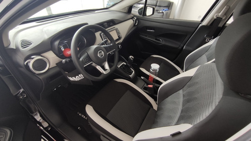 Imagen 9 de 14 de Nissan Versa Advance Tm