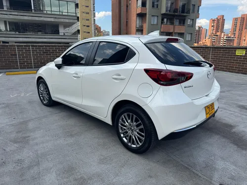 Mazda 2 Automático. Único Dueño Sin Deuda.