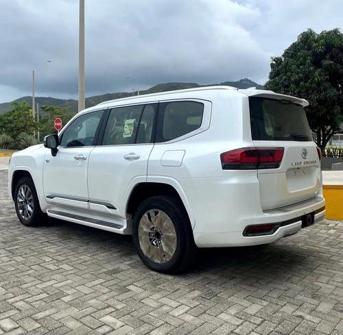 Toyota Land Cruiser 300 3.4 300 VXR HIBRIDA