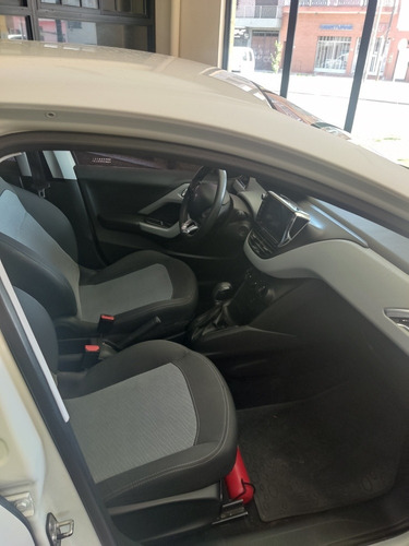 Imagen 6 de 10 de Peugeot 208 2016 1.5 Active