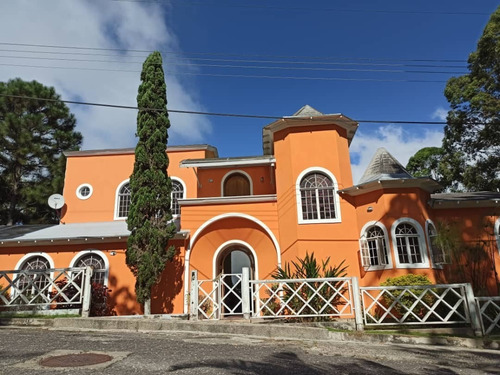 Imagen 1 de 24 de Hermosa Quinta Ubicada En La Mejor Zona De La Ciudad
