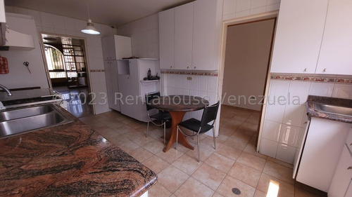 Apartamento En Venta. Montalban Ii. 24-10011