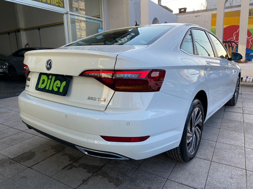 Imagen 10 de 15 de Volkswagen Vento 1.4 Highline 150cv At 0km 2021 46655831