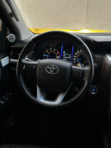 Toyota SW4 2.8 Tdi Srx 7l 4x4 Aut. 5p
