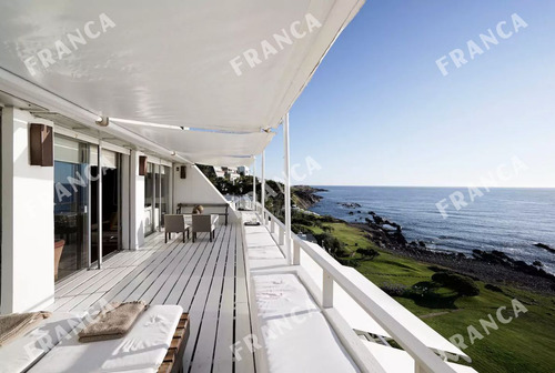 Espectacular Departamento En Punta Ballena. (ref: Fro-104)