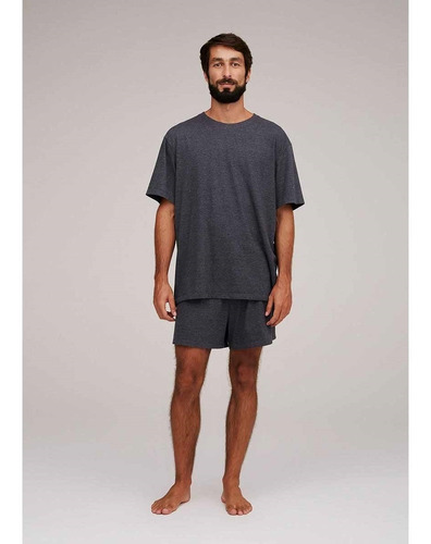 Imagem 1 de 4 de Pijama Masculino Curto Com Camiseta E Bermuda Hering