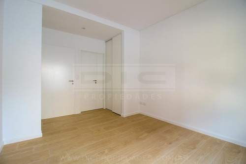Imagen 21 de 30 de Triplex 5 Ambientes Con Jardin A Estrenar En Florida