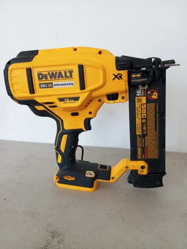 Clavadora Calibre 18 20v Max Xr Dewalt Dcn680