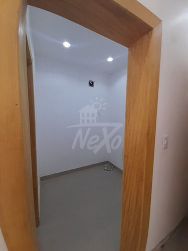 Imagen 11 de 30 de Casa A Estrenar En Residencial Cerrado, Santiago (hfc-212)