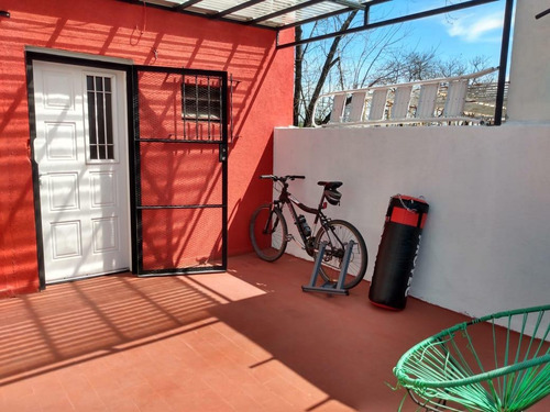 Imagen 4 de 17 de Venta Ph 2 Dorm. S/expensas - 9 Esq. 68 - La Plata