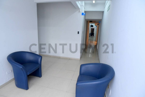 Imagen 19 de 30 de Alquiler Local Belgrano Frente 616 M2 En 3 Plantas