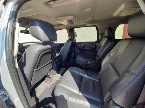 Imagen 14 de 15 de Chevrolet Suburban 2013