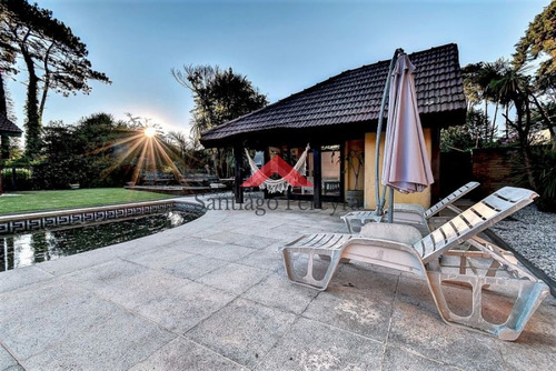 Venta De Casa 4 Dormitorios En Cantegril, Punta Del Este- Ref: 6493