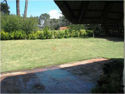 Alquiler Anual De Casa En Punta Del Este - U$s 2.100