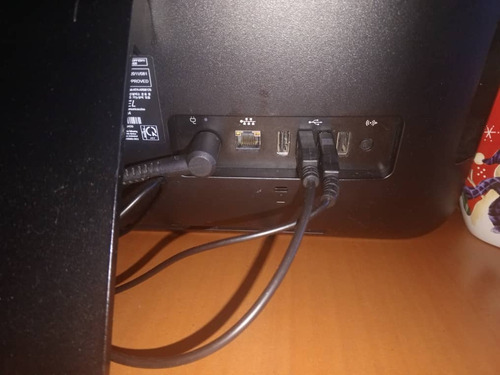 Computadora Hp Todo En Uno Amd 4gbram 240ssd (Usado)