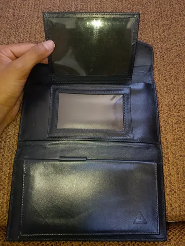 Monedero Negro Cómodo