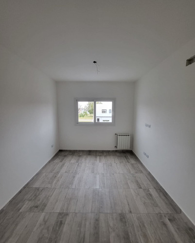Imagen 17 de 23 de La Calandria, Duplex De 3 Dormitorios, Patio Con Pileta, 3 Baños, Escritorio