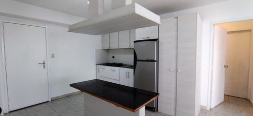 Imagen 4 de 9 de Apartamento Edif. Guaraguao - Con Vista Al Mar, Porlamar Municipio Mariño Nueva Esparta Venezuela