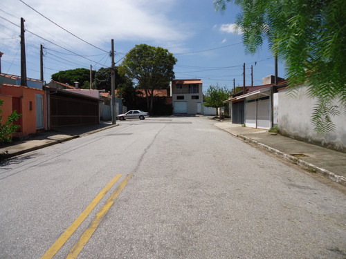 Vende-se Galpão Com Edícula, No Bosque Dos Eucalíptos Em Ótima Localização.