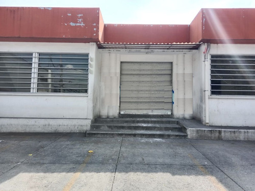 Rento Bodega Comercial En Atizapan Centro En Avenida Adolfo Lopez Mateos Rhb46