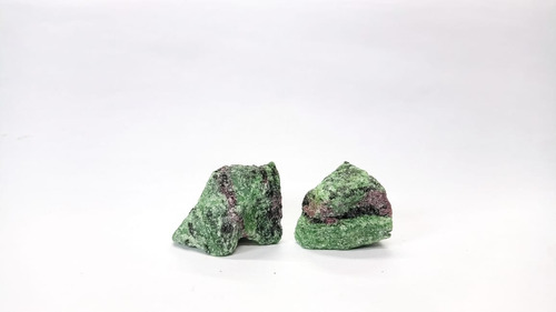 Zoisita Con Rubí - Ixtlan Minerales 