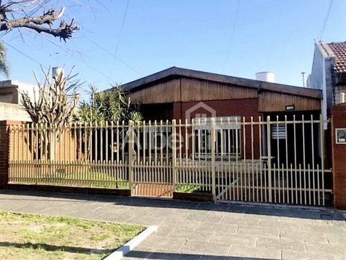 Venta Casa P.h. Al Frente  Villa Luzuriaga.