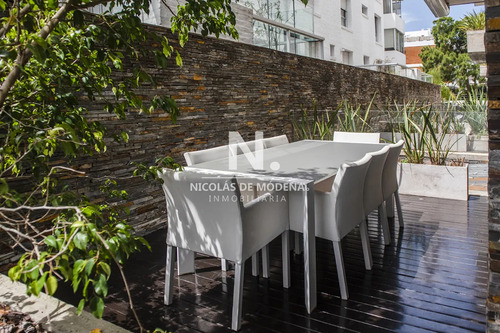 Apartamento Unico Frente Al Mar, Zona Puerto Con Piscina Propia.