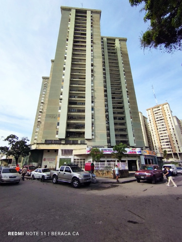 Beraca 001 Alquiler Habitación En Urbanización Cantaclaro, Maracay.