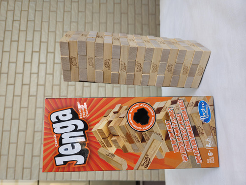 Jogo De Torre Jenga Clássico A2120 Hasbro (Usado)