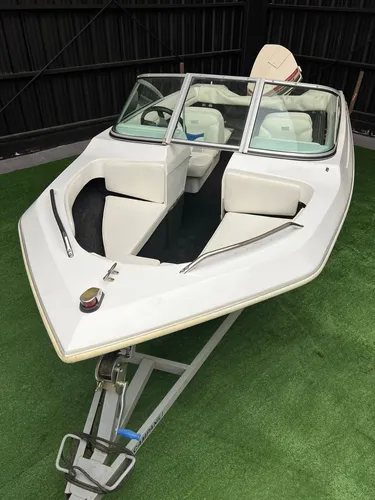Lancha Campanili Ventura 140 Hp