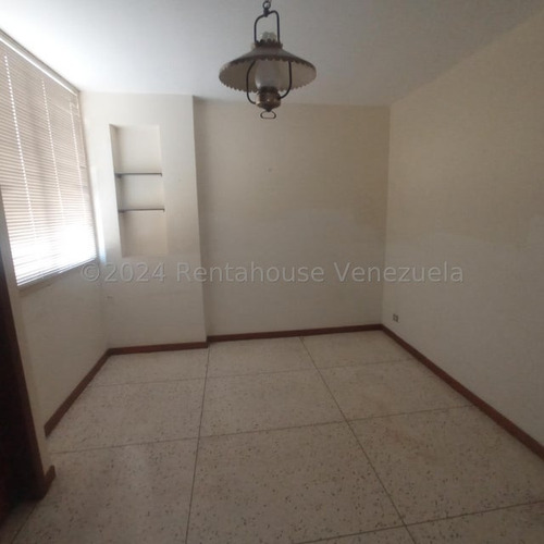 Apto Venta Cumbres De Curumo. Codigo: 25-18710 Cm