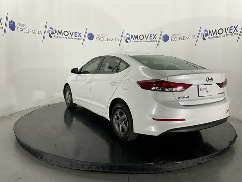 Imagen 4 de 15 de Hyundai Elantra 2018 2.0 Gls Mt