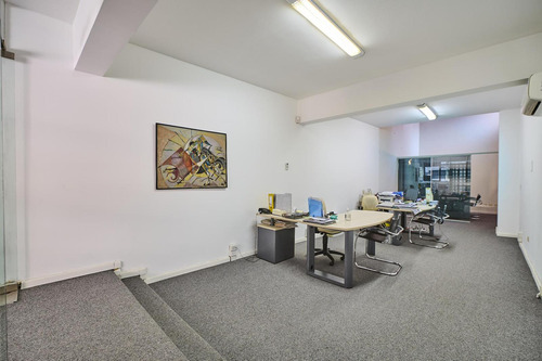 Oficina /local Comercial En Palermo A La Vuelta Del Sanatorio La Trinidad