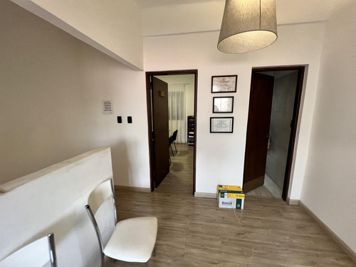 Vendo Local En Planta Baja Y Casa En Planta Alta Zona Tribunales